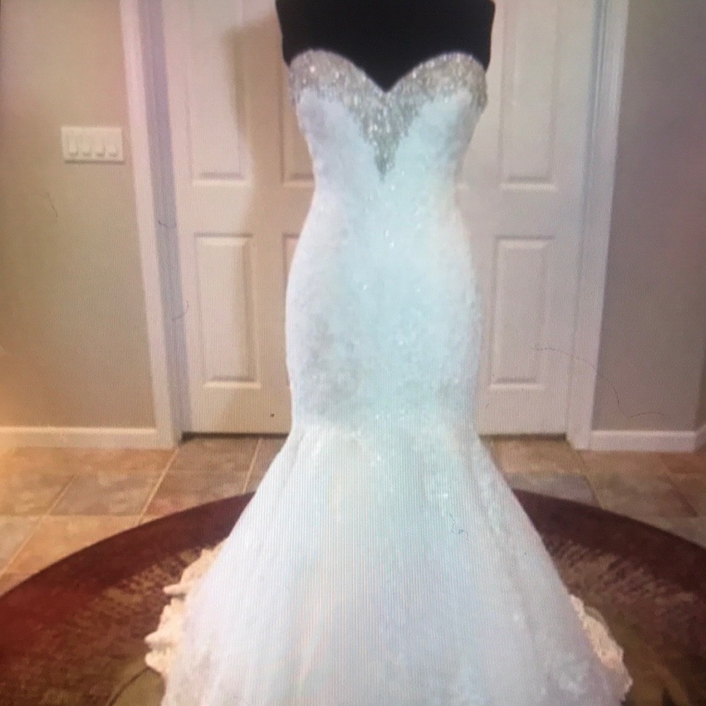 Never been worn Allure Bridal gown